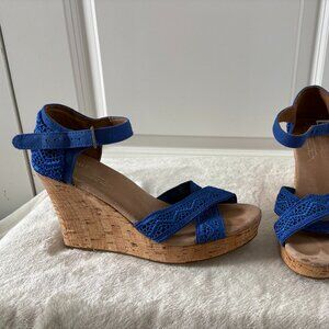 Tom's Blue Lace Wedges
